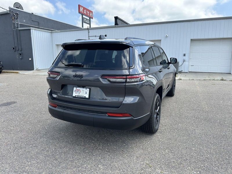 2024 Jeep Grand Cherokee L Altitude X 4x4Image 8