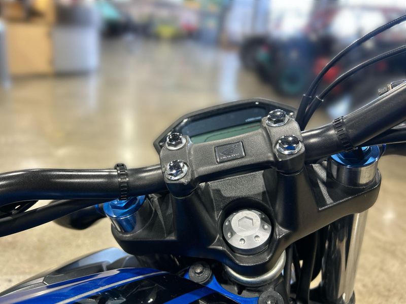 2018 Honda CB500F Image 25