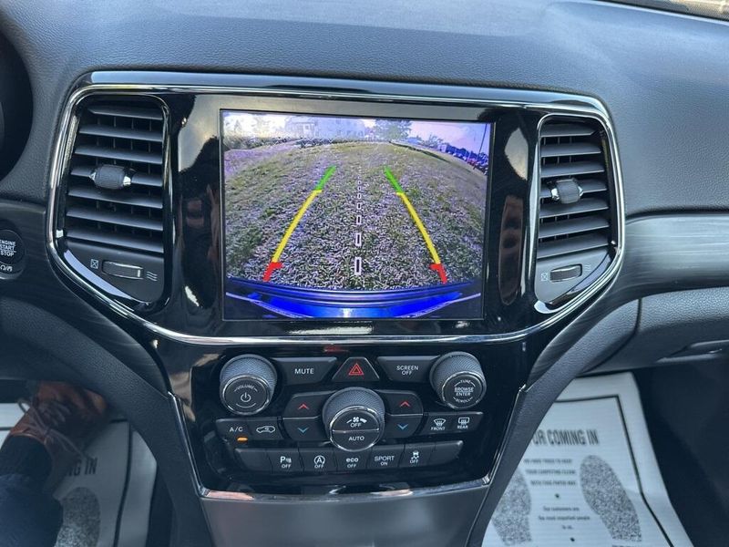 2019 Jeep Grand Cherokee Altitude photo 21