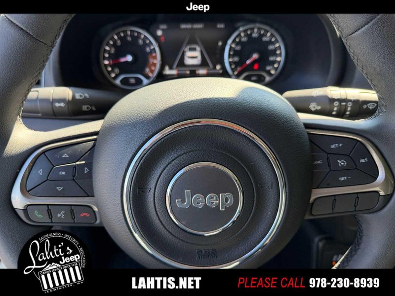 2022 Jeep Renegade Latitude photo 27