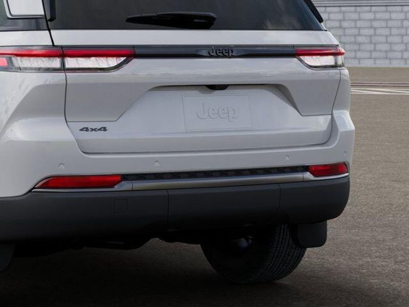 New 2026 Jeep Grand Cherokee Laredo Altitude 4x4Image 13