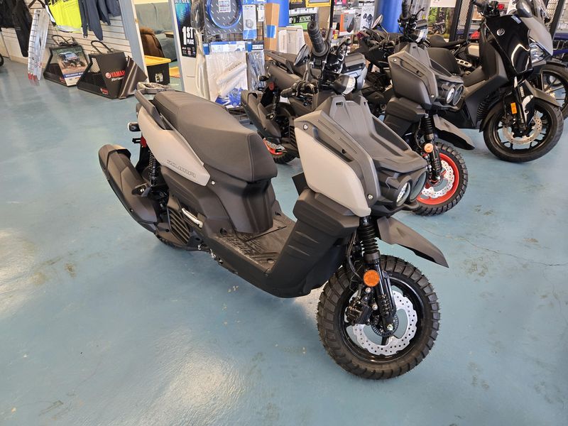 2025 Yamaha ZUMA 125 SAND GRAY Image 4