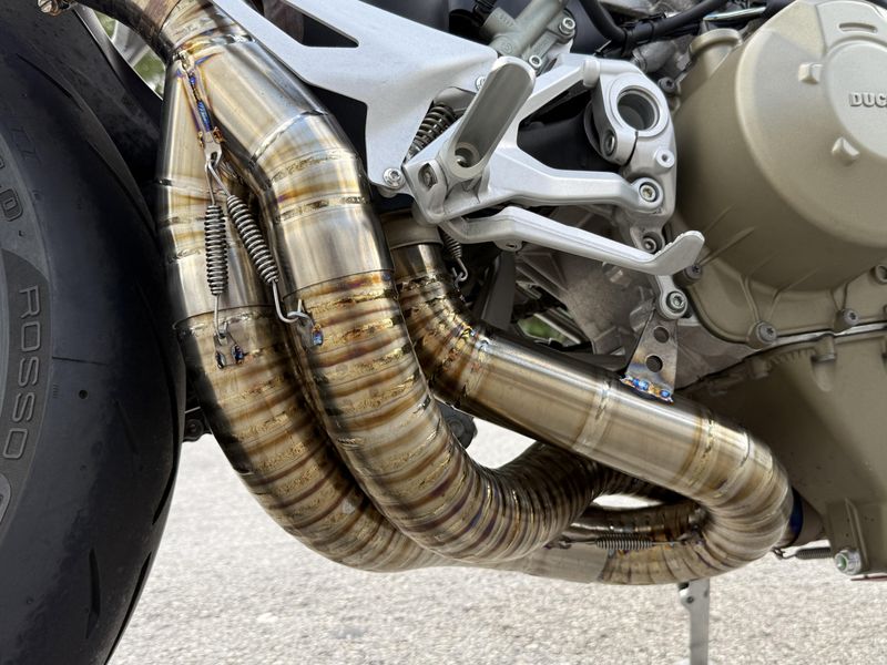 2022 Ducati Streetfighter V4 S