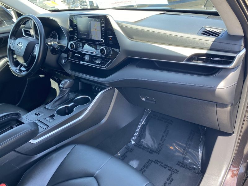 2021 Toyota Highlander XLEImage 11