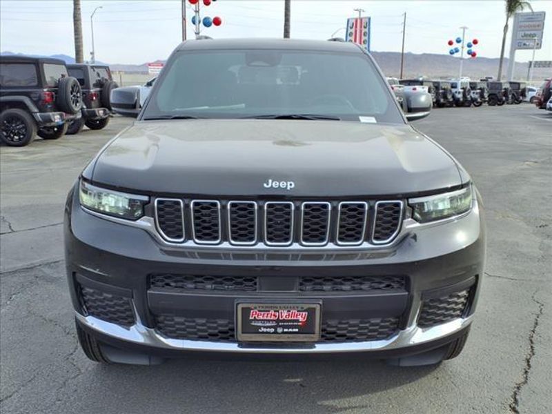 New 2025 Jeep Grand Cherokee L Image 2