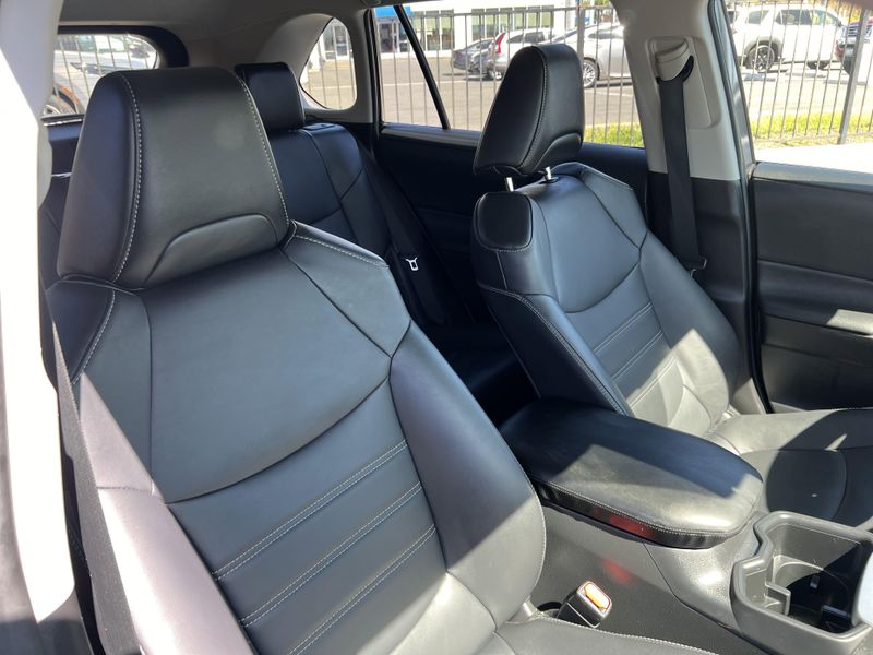 2023 Toyota RAV4 Hybrid XLE PremiumImage 26