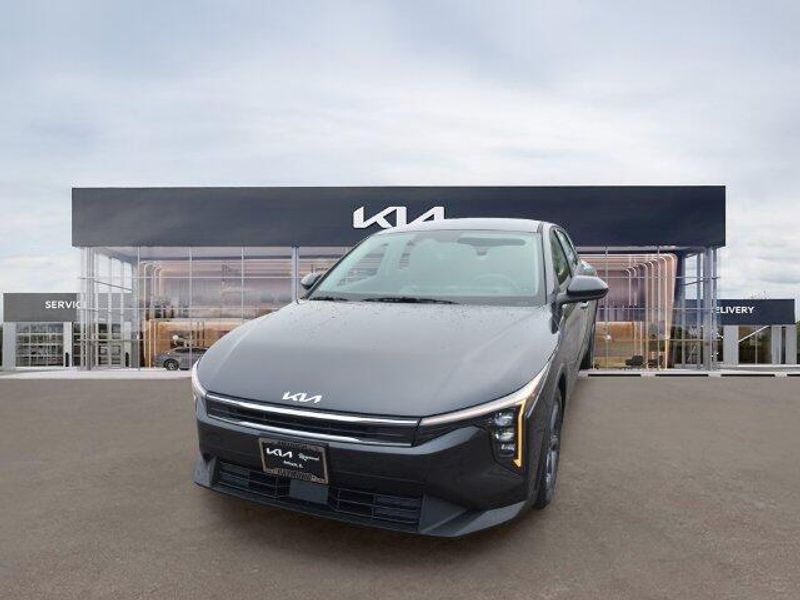 New 2026 Kia K4 LXSImage 8