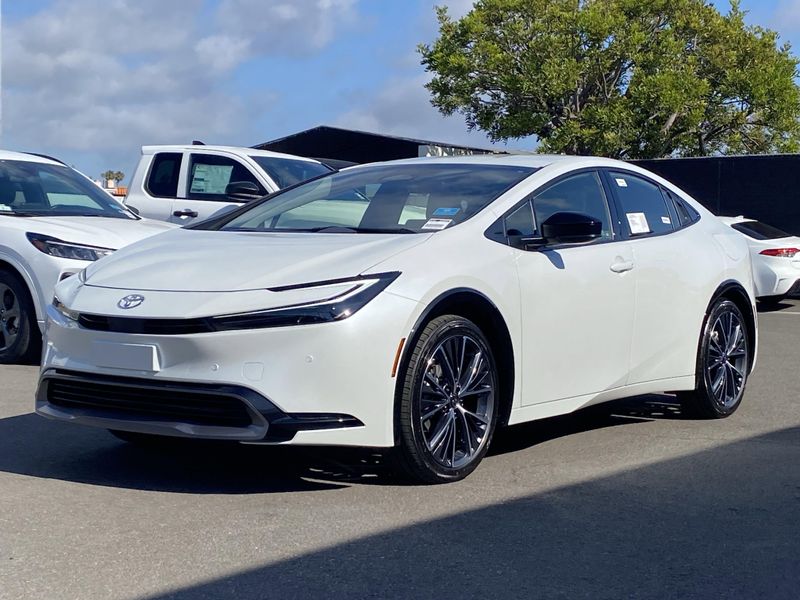 New 2025 Toyota Prius XLEImage 6