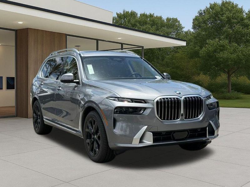 New 2027 BMW X7 xDrive40iImage 6