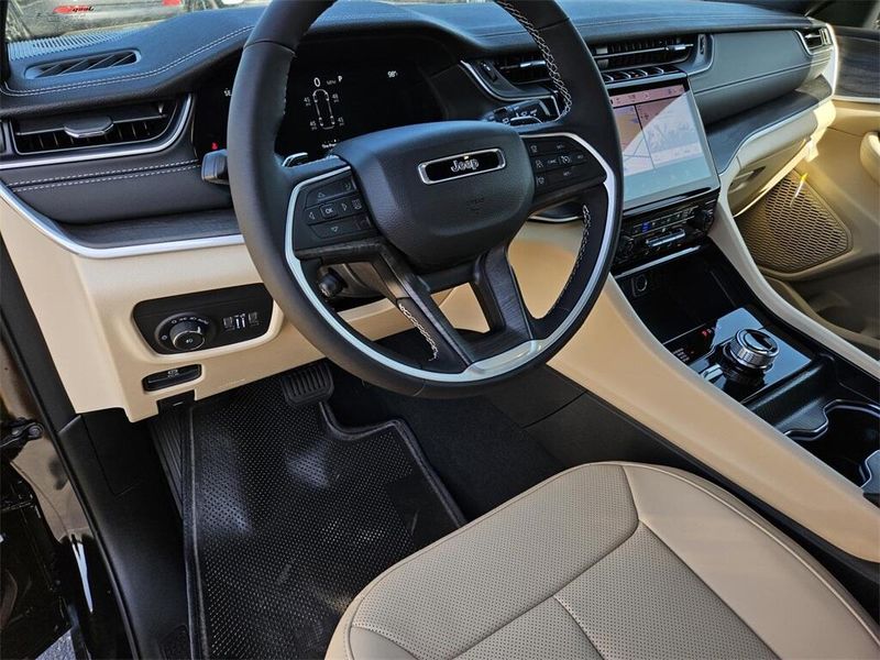 2025 Jeep Grand Cherokee L Limited 4x4Image 23