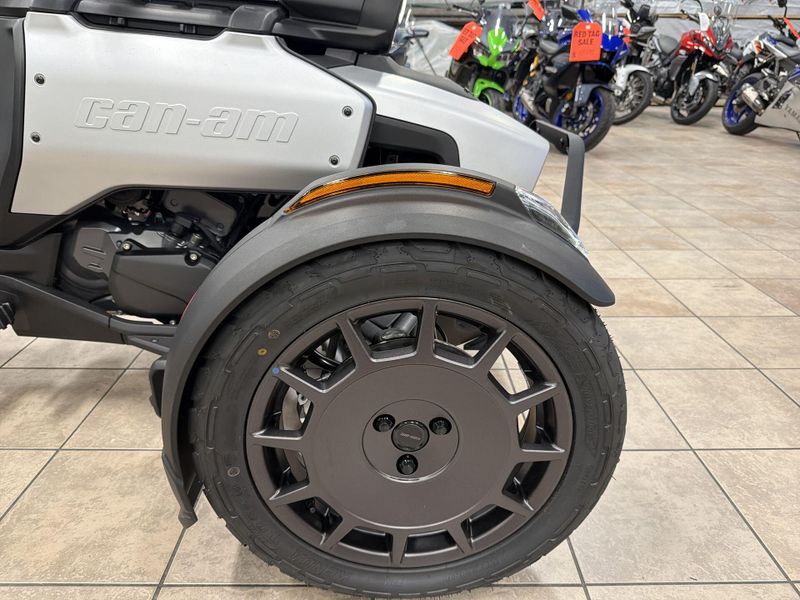 New 2025 Can-Am CANYON XT Image 24