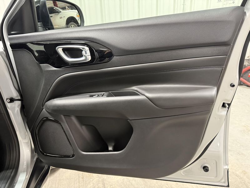 New 2026 Jeep Compass Latitude Altitude 4x4Image 11