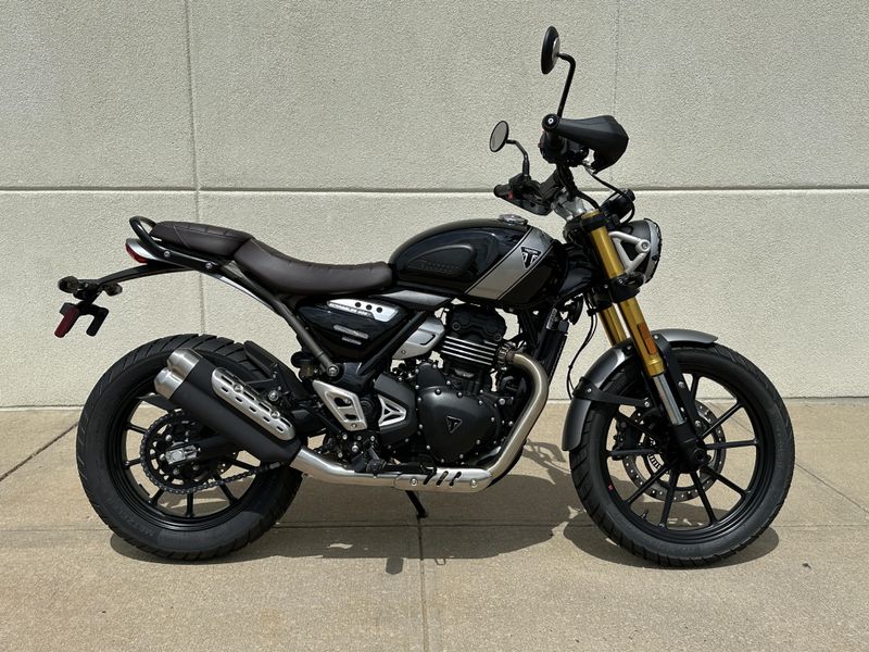 2025 Triumph SCRAMBLER 400 XImage 2