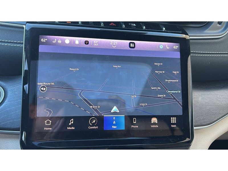 Used 2023 Jeep Grand Cherokee L LimitedImage 16