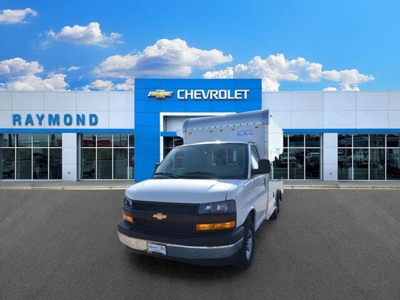 New 2026 Chevrolet Express 3500 Work VanImage 8
