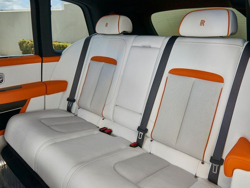 Used 2025 Rolls-Royce Cullinan Image 19