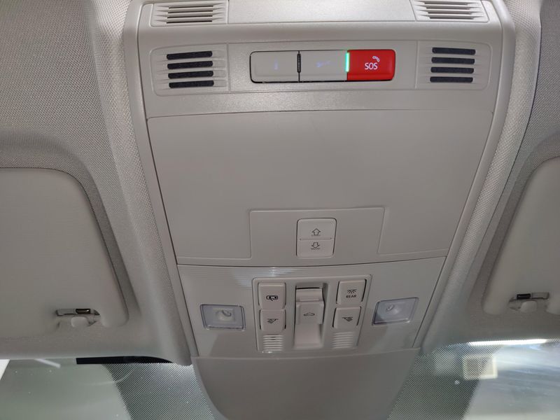 Used 2023 Volkswagen Taos SE AWD w/SunroofImage 24