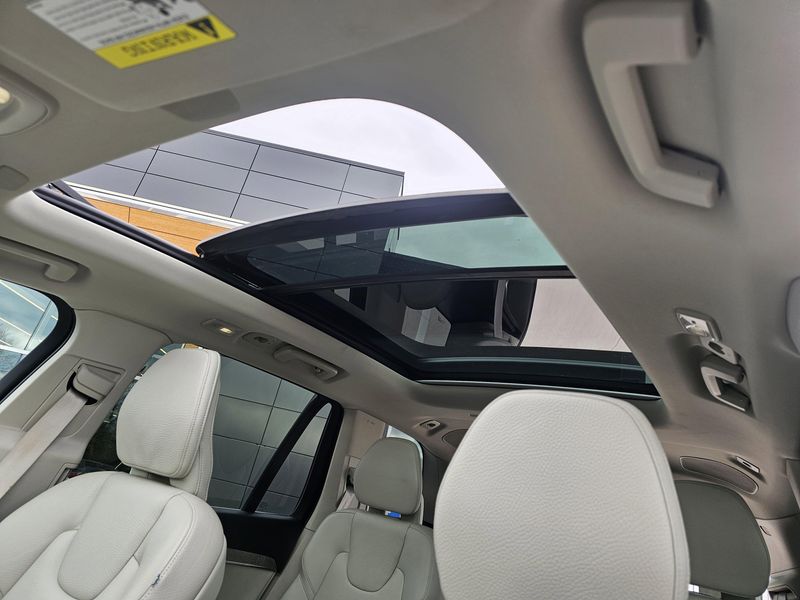 Used 2023 Volvo XC90 Recharge Plug-In Hybrid PlusImage 18