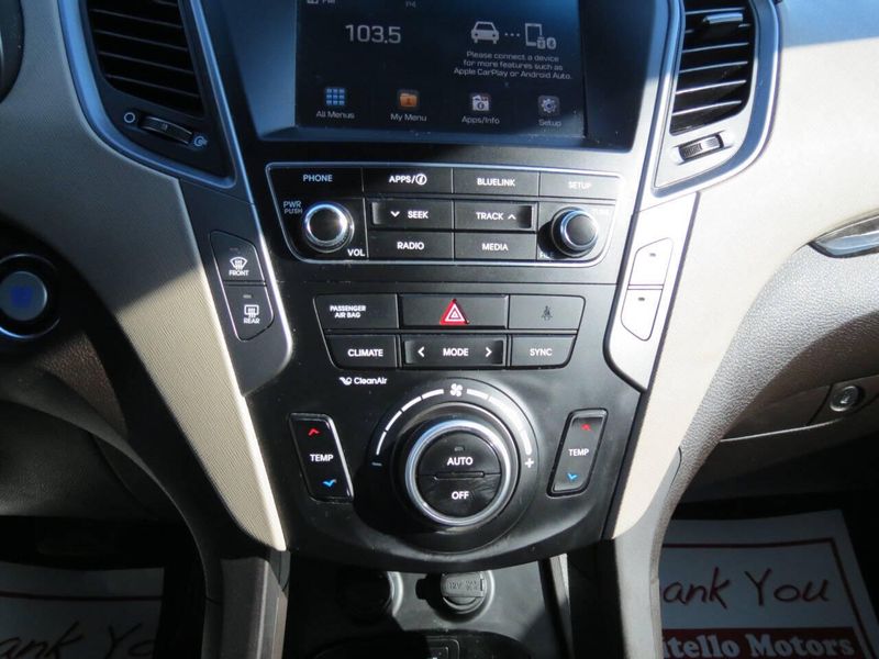 Used 2017 Hyundai Santa Fe Sport 2.4L AWD 4dr SUVImage 20