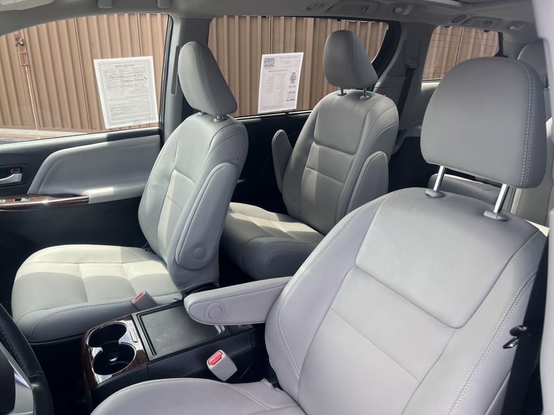 Used 2020 Toyota Sienna LimitedImage 9