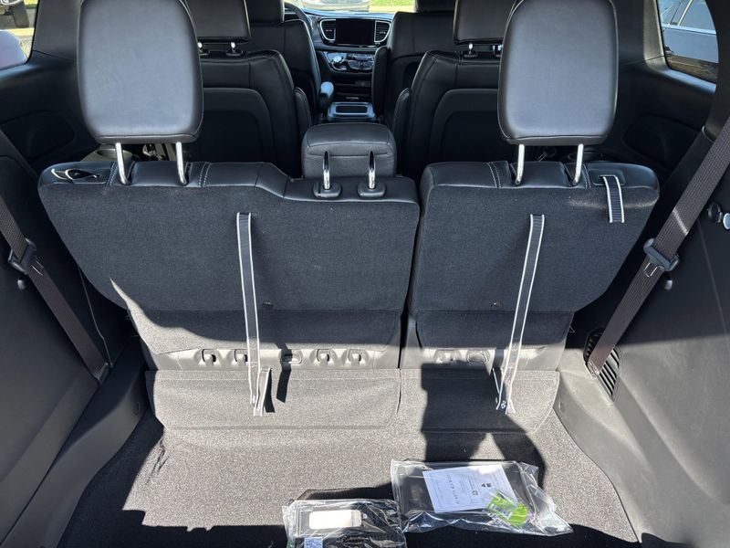 New 2026 Chrysler Pacifica SelectImage 13