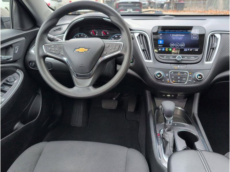 Used 2023 Chevrolet Malibu LTImage 32
