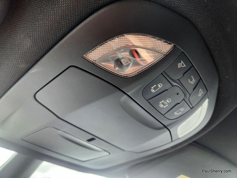 2025 Chrysler Voyager LXImage 54