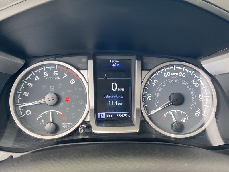 2022 Toyota Tacoma SR5Image 28