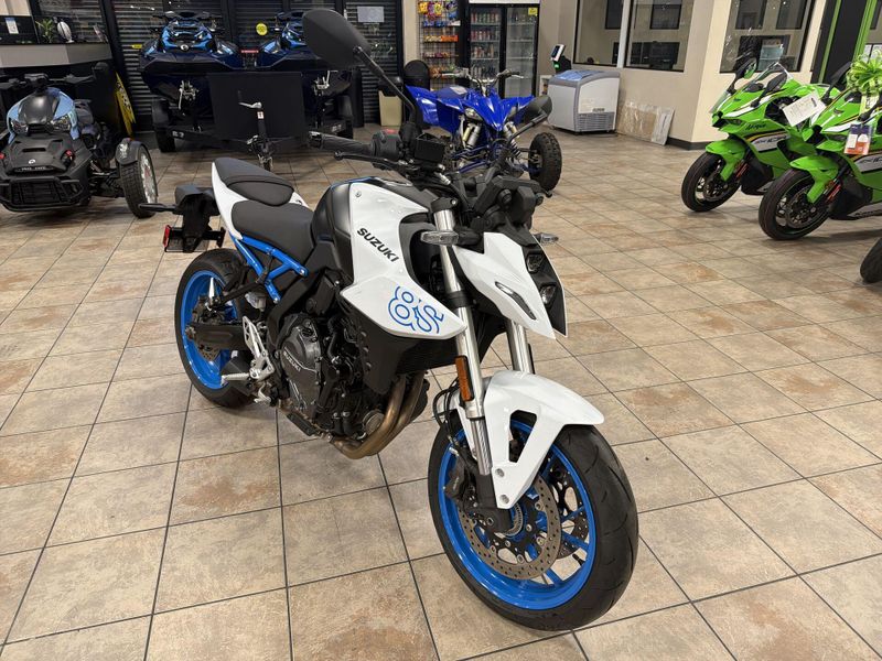 Used 2023 Suzuki GSX-8S Image 10