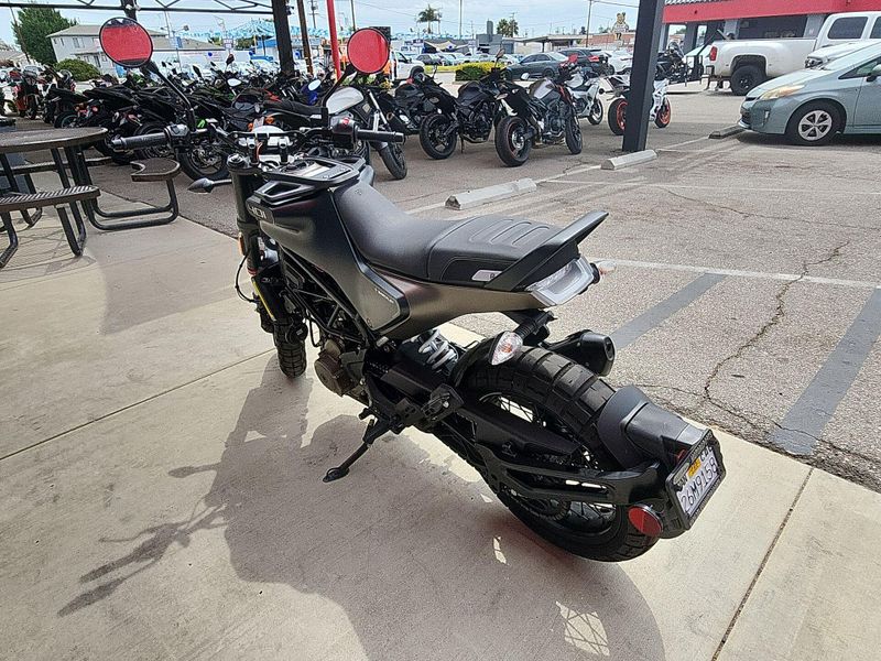 Used 2023 Husqvarna SVARTPILEN 401 Image 14