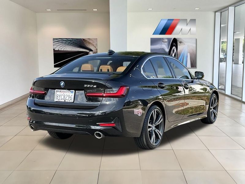 2022 BMW 3 Series 330e iPerformanceImage 7