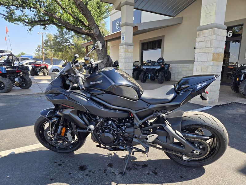 2021 Kawasaki Z H2 Base Image 5