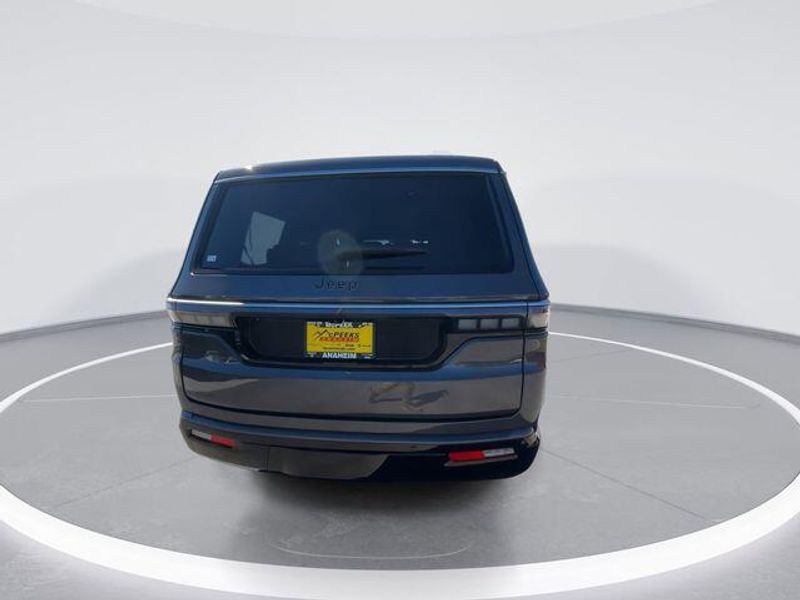 2026 Jeep Grand Wagoneer 4x4Image 7
