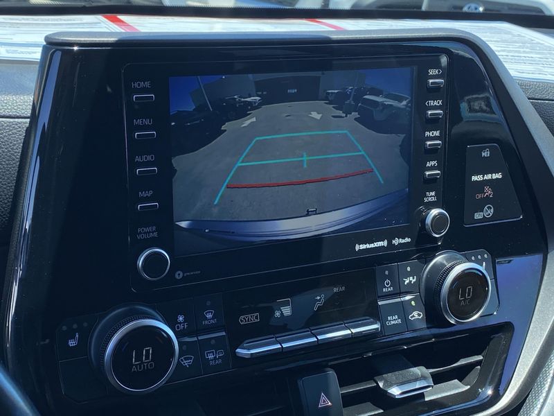 Used 2021 Toyota Highlander XLEImage 21