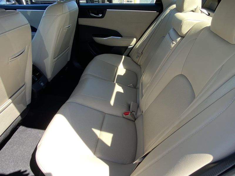 Used 2018 Honda Clarity Plug-In Hybrid TouringImage 13