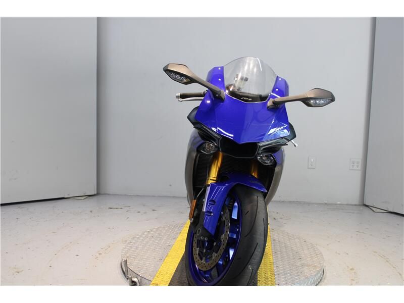 Used 2019 Yamaha YZFR1 Image 4