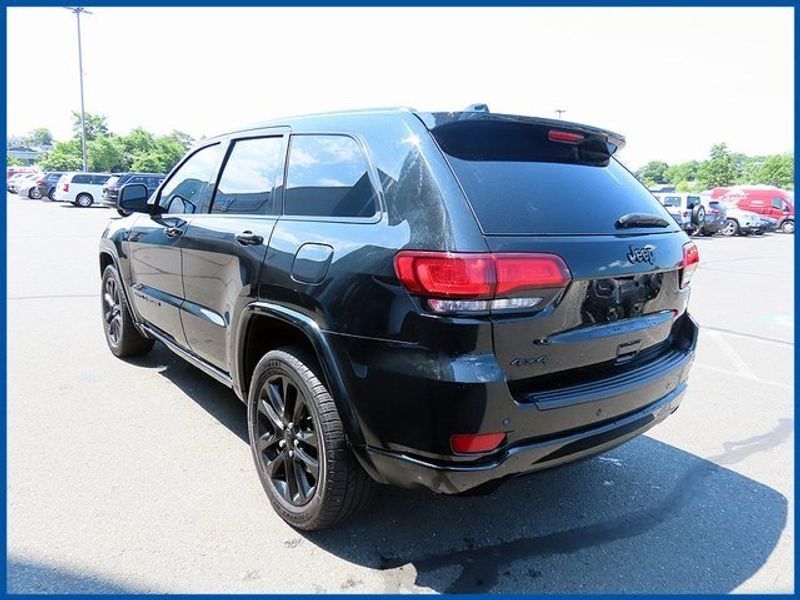 2021 Jeep Grand Cherokee Laredo XImage 5