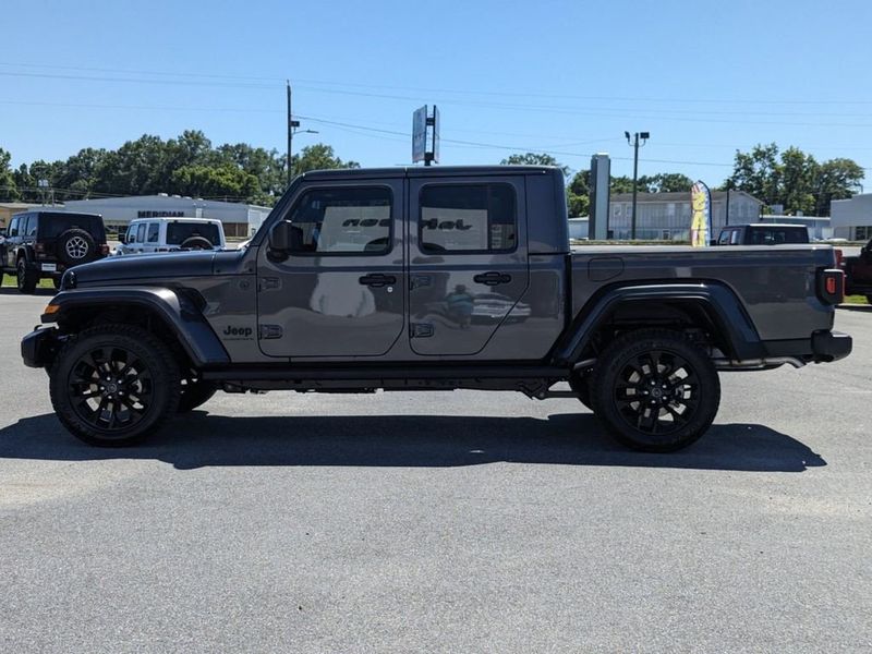 2024 Jeep Gladiator Nighthawk 4x4Image 6