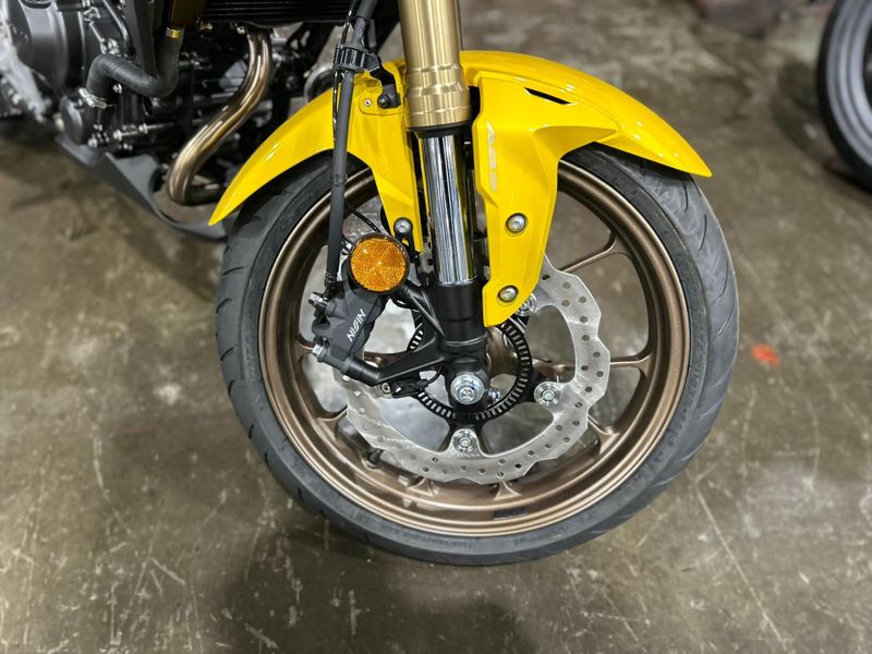 New 2025 Honda CB300R ABS Image 20