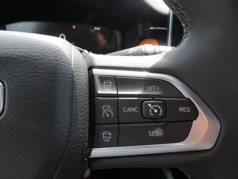 Used 2024 Jeep Compass Limited 4x4 4dr SUVImage 22