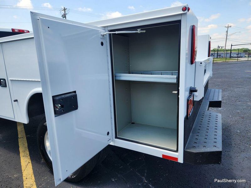 New 2024 RAM 5500 Tradesman Chassis Crew Cab 4x4 84
