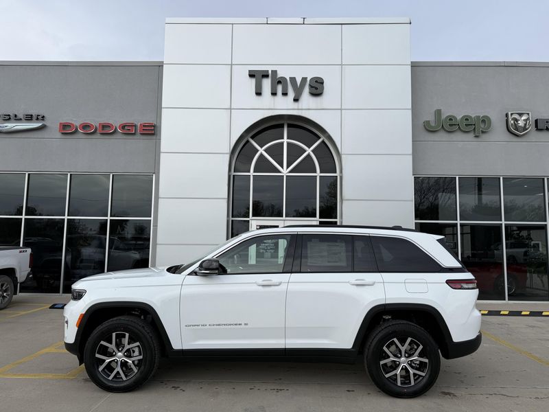 New 2025 Jeep Grand Cherokee Limited 4x4Image 38