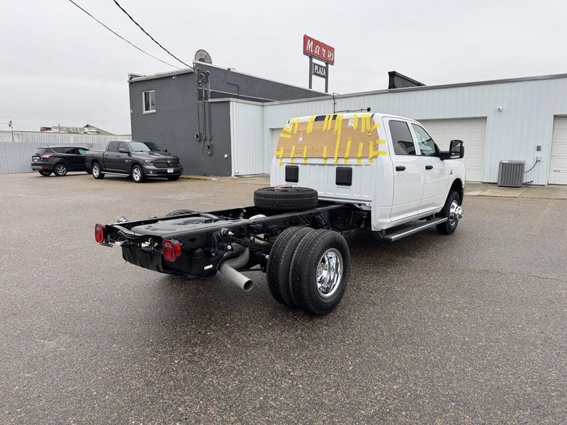 2024 RAM 3500 Chassis Cab TradesmanImage 8