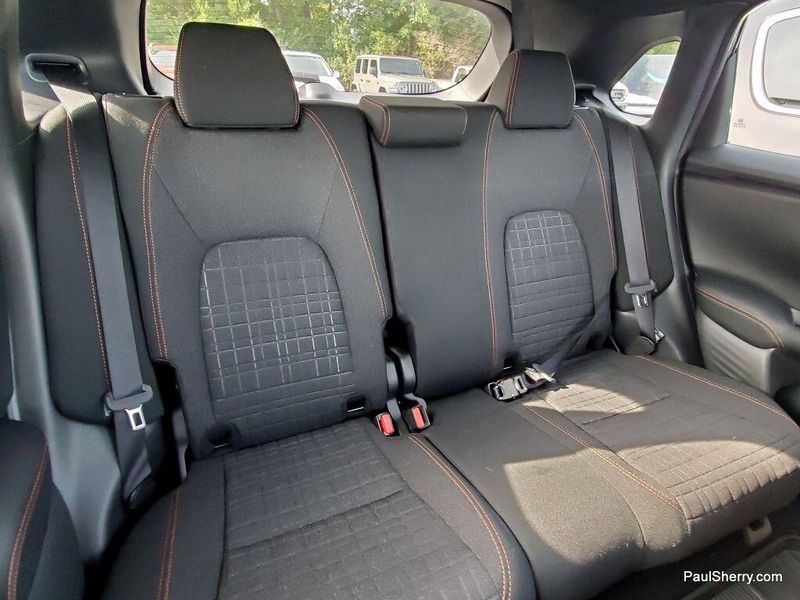 Used 2025 Honda HR-V SportImage 4