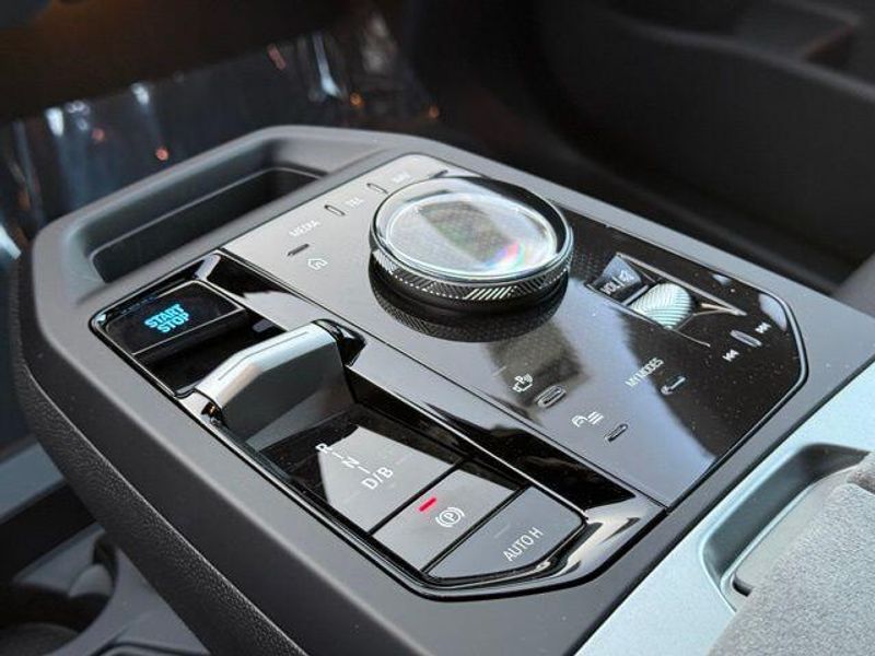 New 2026 BMW iX xDrive45Image 22