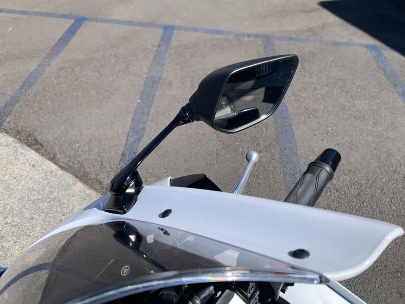 Used 2023 Yamaha YZF-R7 CA Image 19
