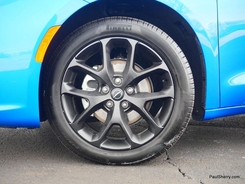 New 2026 Chrysler Pacifica Select