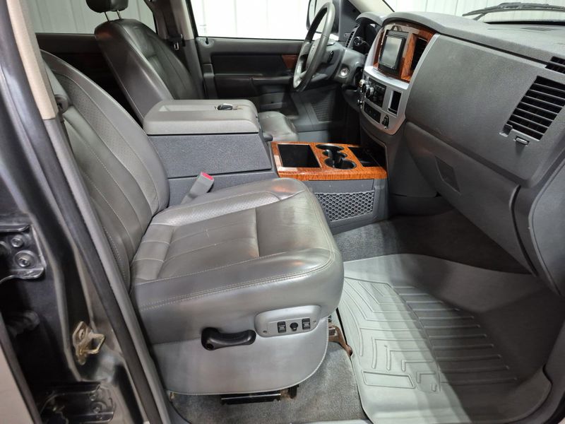 Used 2006 Dodge Ram 2500 LaramieImage 13