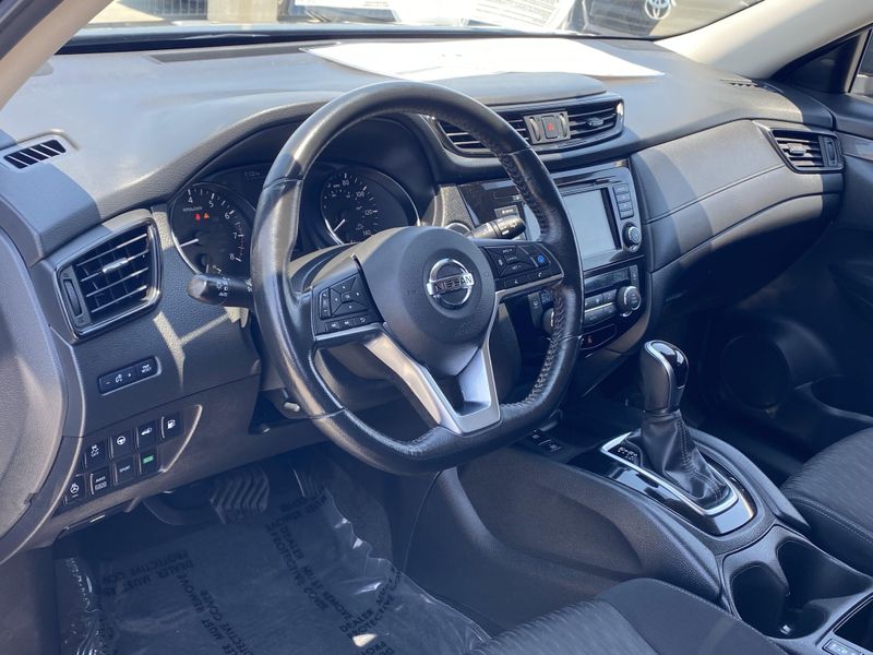 2019 Nissan Rogue SVImage 15