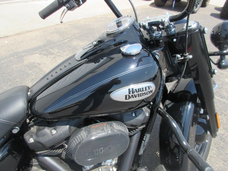 USED 2023 HARLEY SOFTAIL HERITAGE SOFTAIL CLASSIC 114 Image 18